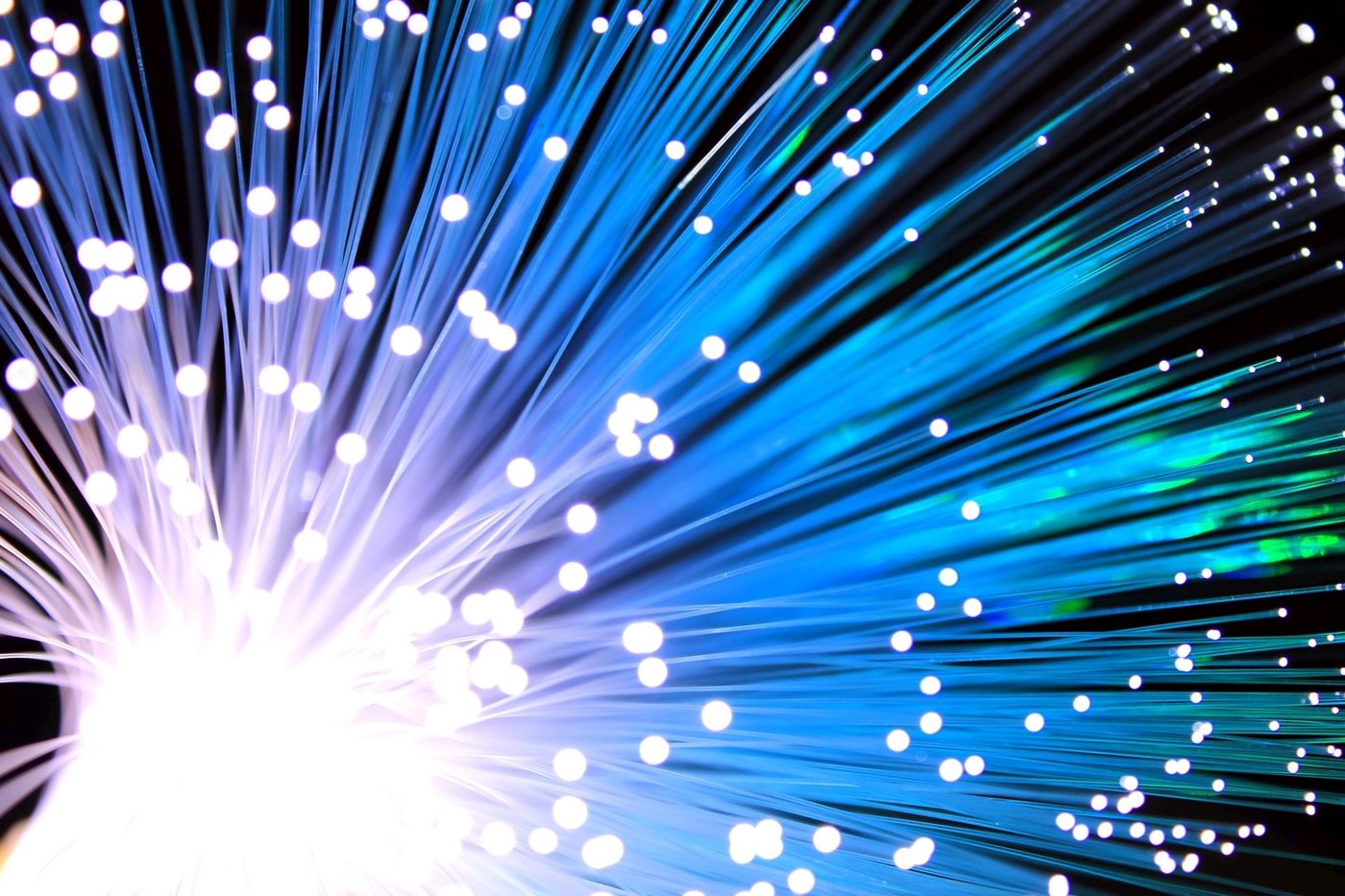 Fibra óptica iluminada en azul